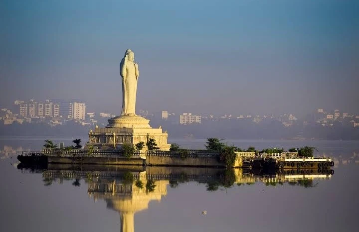 Hussain Sagar is the Best Tourist Places In Hyderabad For Holiday Trips For Families